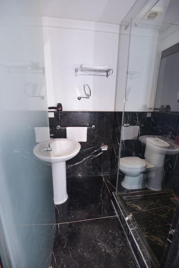 Le 135 Appart Hotel Kazablanka Dış mekan fotoğraf